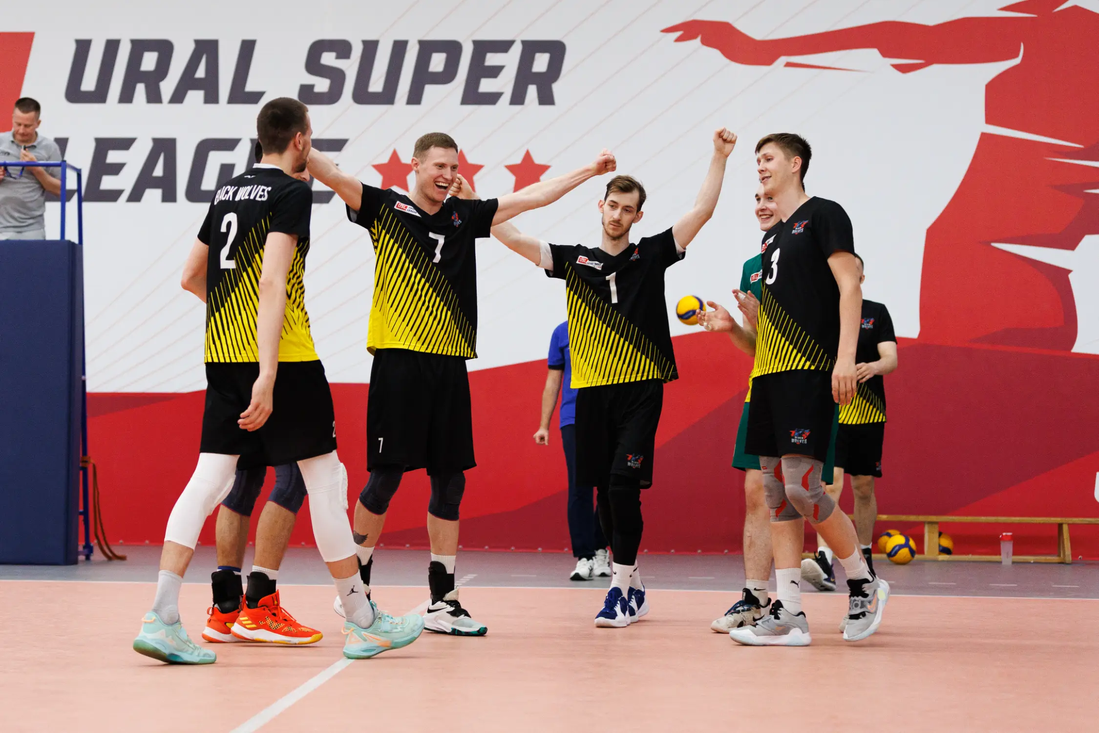 Чемпионы 5 сезона Ural Super League - команда Black Wolves